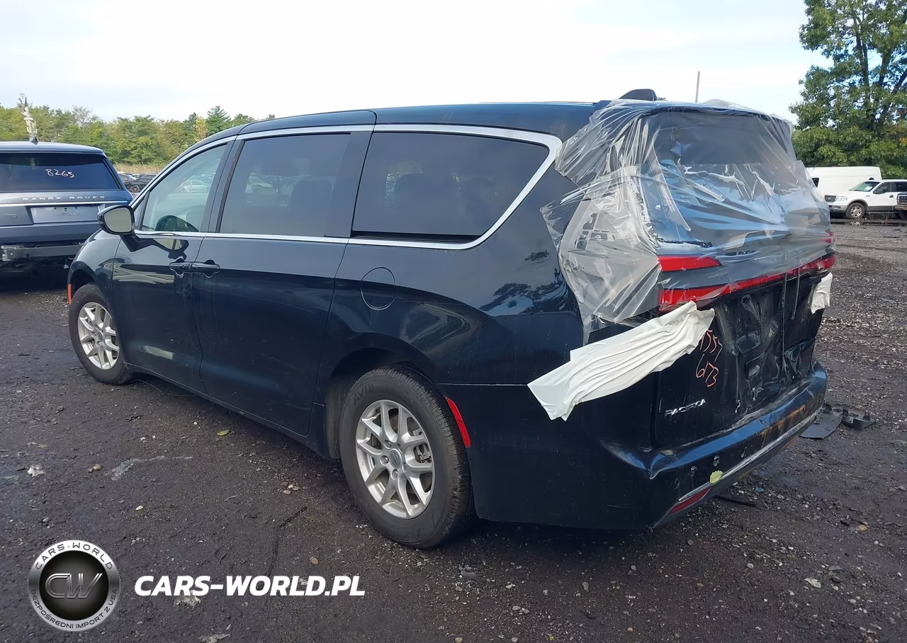 2024 Chrysler Pacifica Touring L VIN:2C4RC1BG8RR147121 - 3