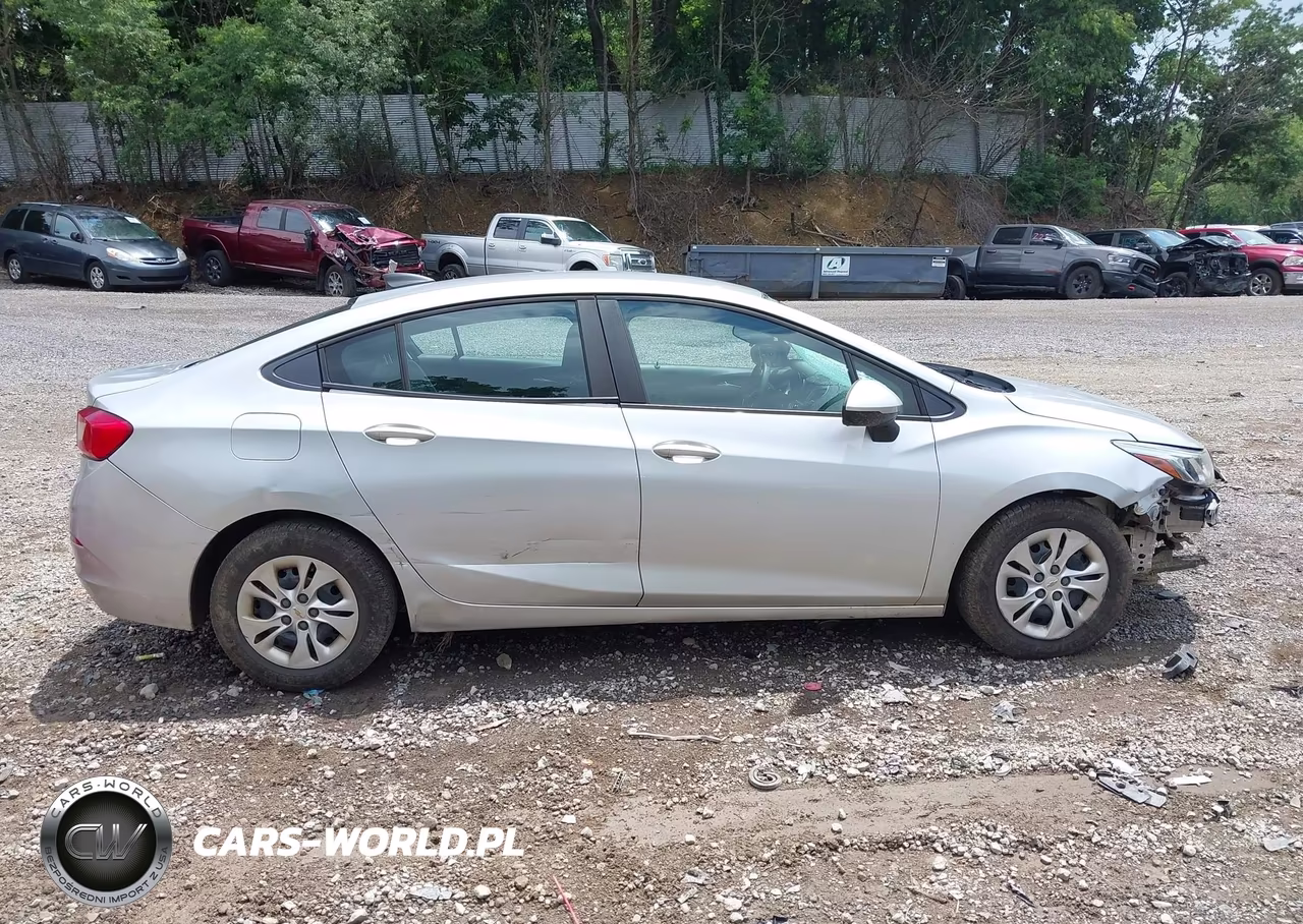 2019 Chevrolet Cruze Diesel VIN:1G1BJ5SM9K7104606 - 13