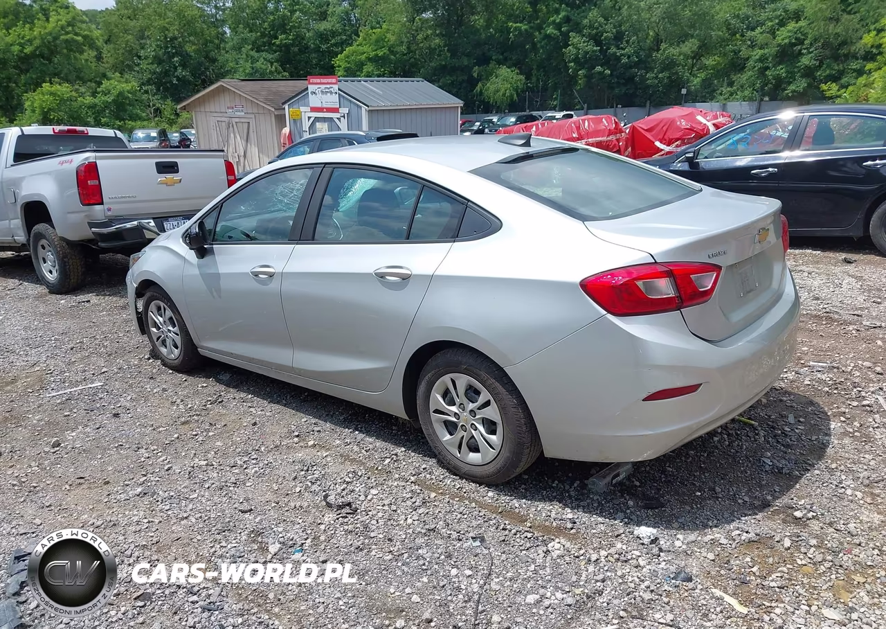 2019 Chevrolet Cruze Diesel VIN:1G1BJ5SM9K7104606 - 3