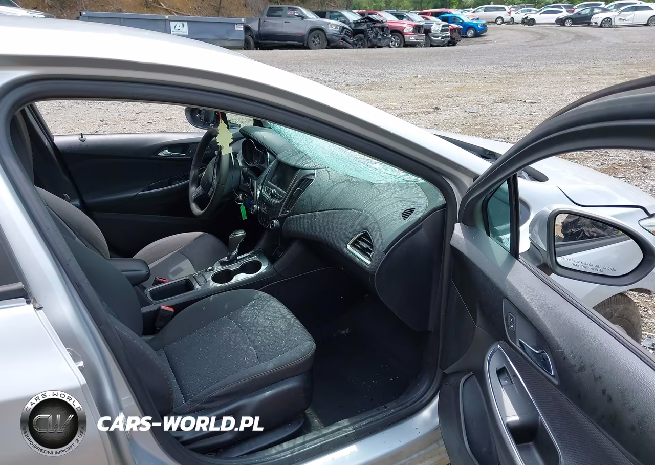 2019 Chevrolet Cruze Diesel VIN:1G1BJ5SM9K7104606 - 5