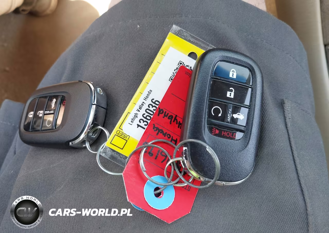 2026 Honda Civic Hybrid VIN:2HGFE4F81TH304066 - 11