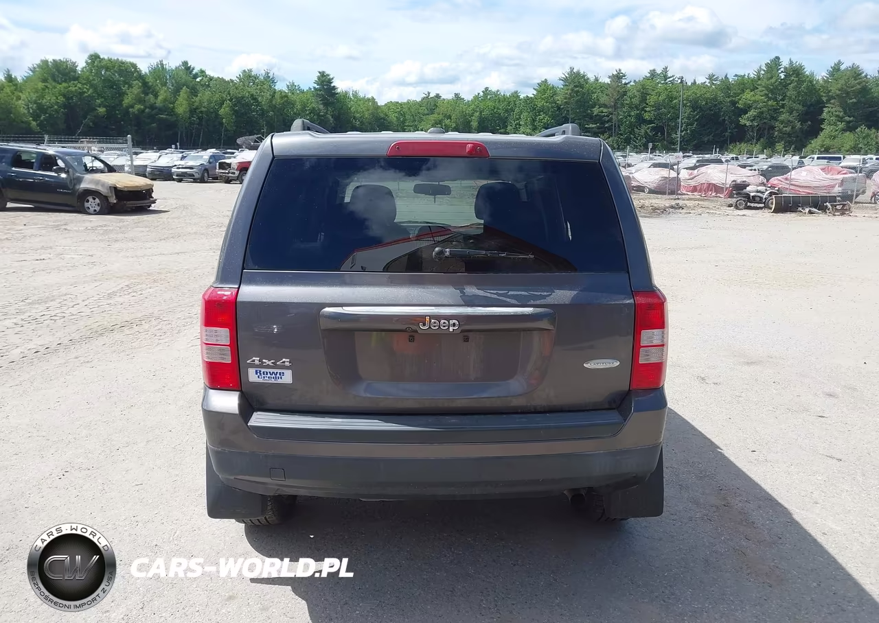 2016 Jeep Patriot Latitude VIN:1C4NJRFB4GD672176 - 17