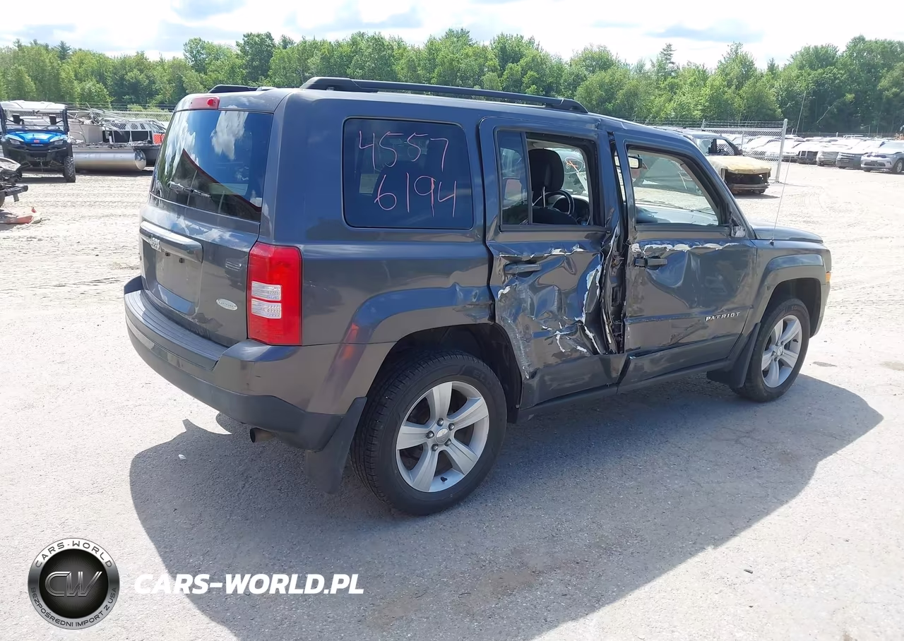 2016 Jeep Patriot Latitude VIN:1C4NJRFB4GD672176 - 4