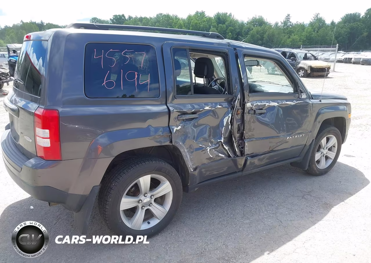 2016 Jeep Patriot Latitude VIN:1C4NJRFB4GD672176 - 6