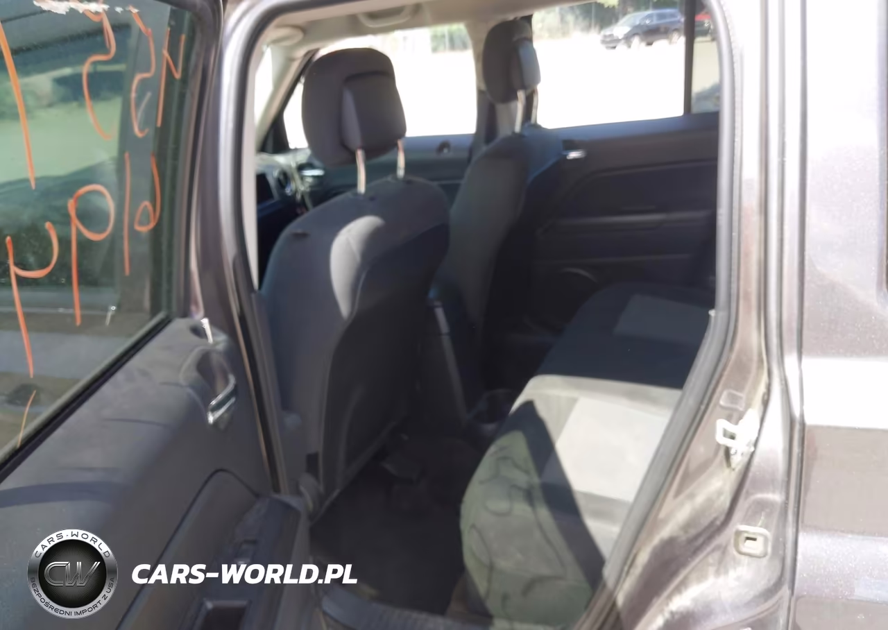 2016 Jeep Patriot Latitude VIN:1C4NJRFB4GD672176 - 8