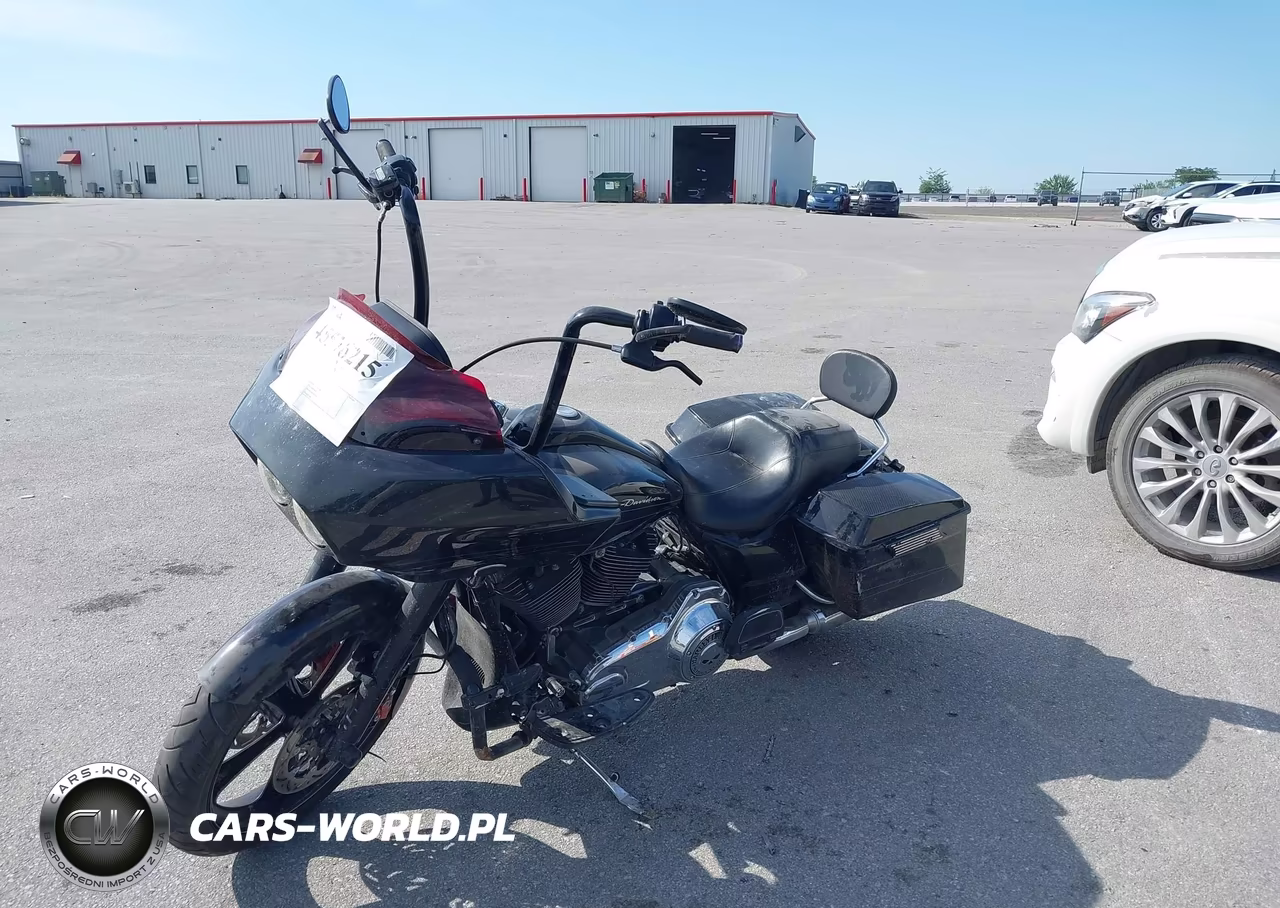 2012 Harley-Davidson Fltrx Road Glide Custom VIN:1HD1KHM18CB611563 - 2