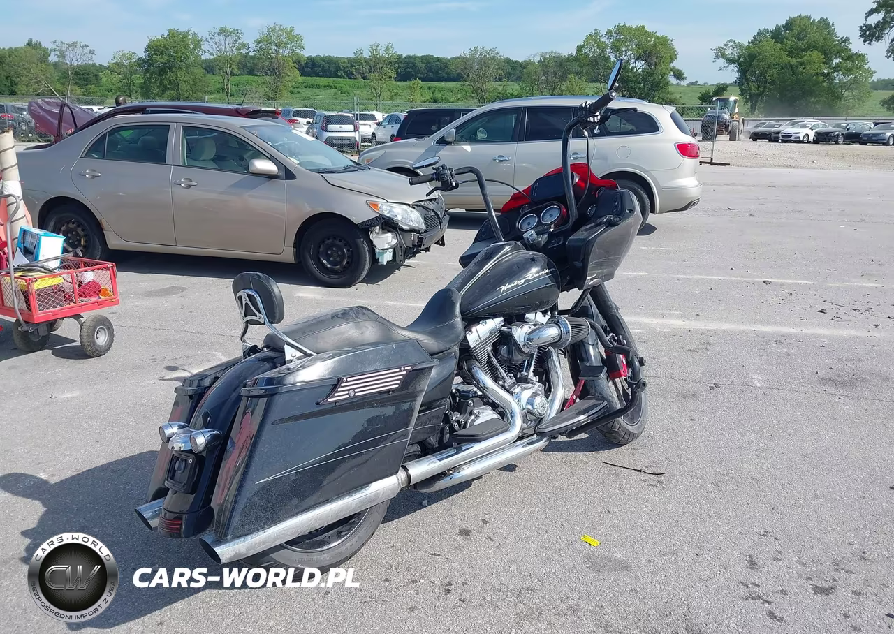 2012 Harley-Davidson Fltrx Road Glide Custom VIN:1HD1KHM18CB611563 - 4