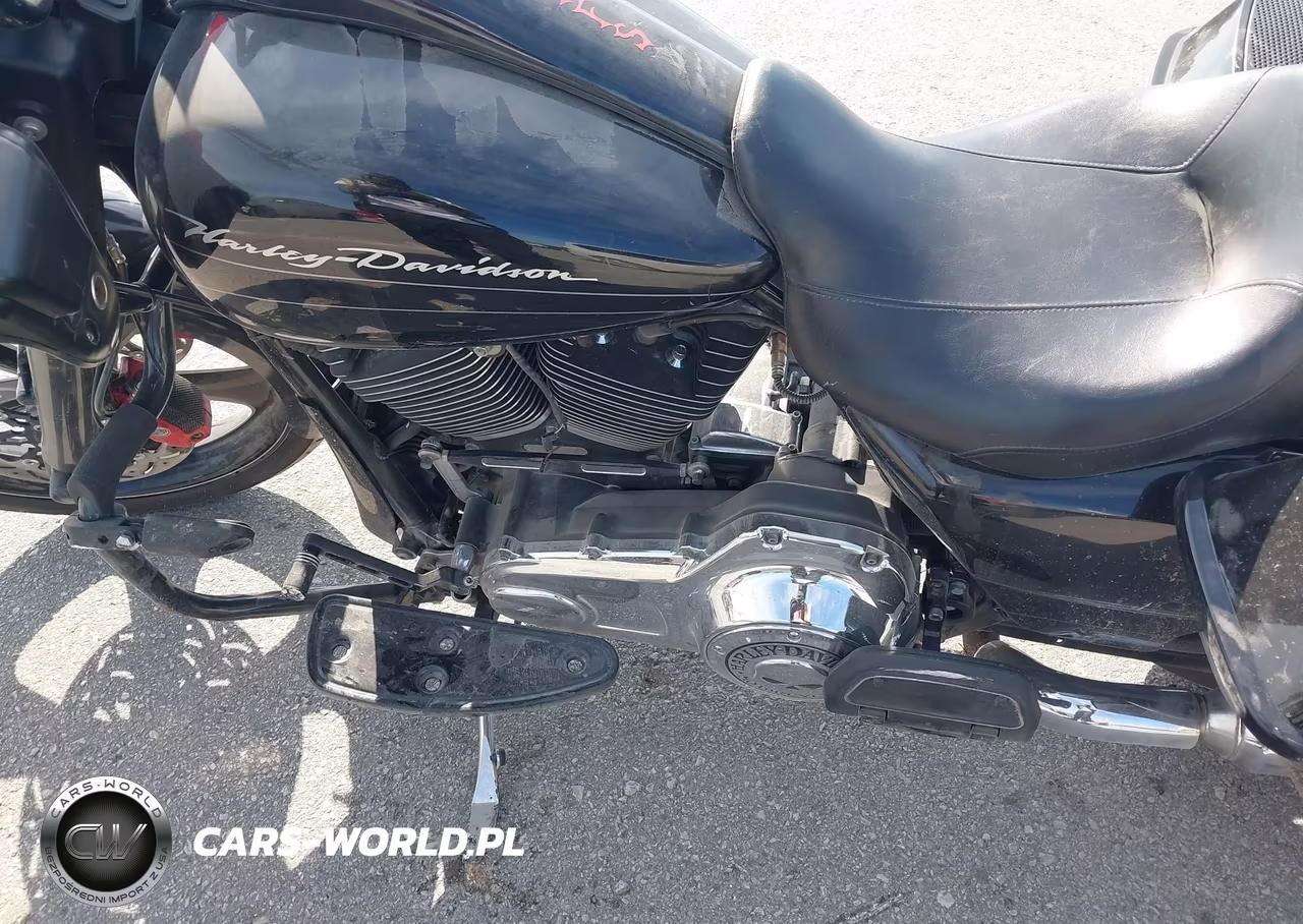 2012 Harley-Davidson Fltrx Road Glide Custom VIN:1HD1KHM18CB611563 - 9
