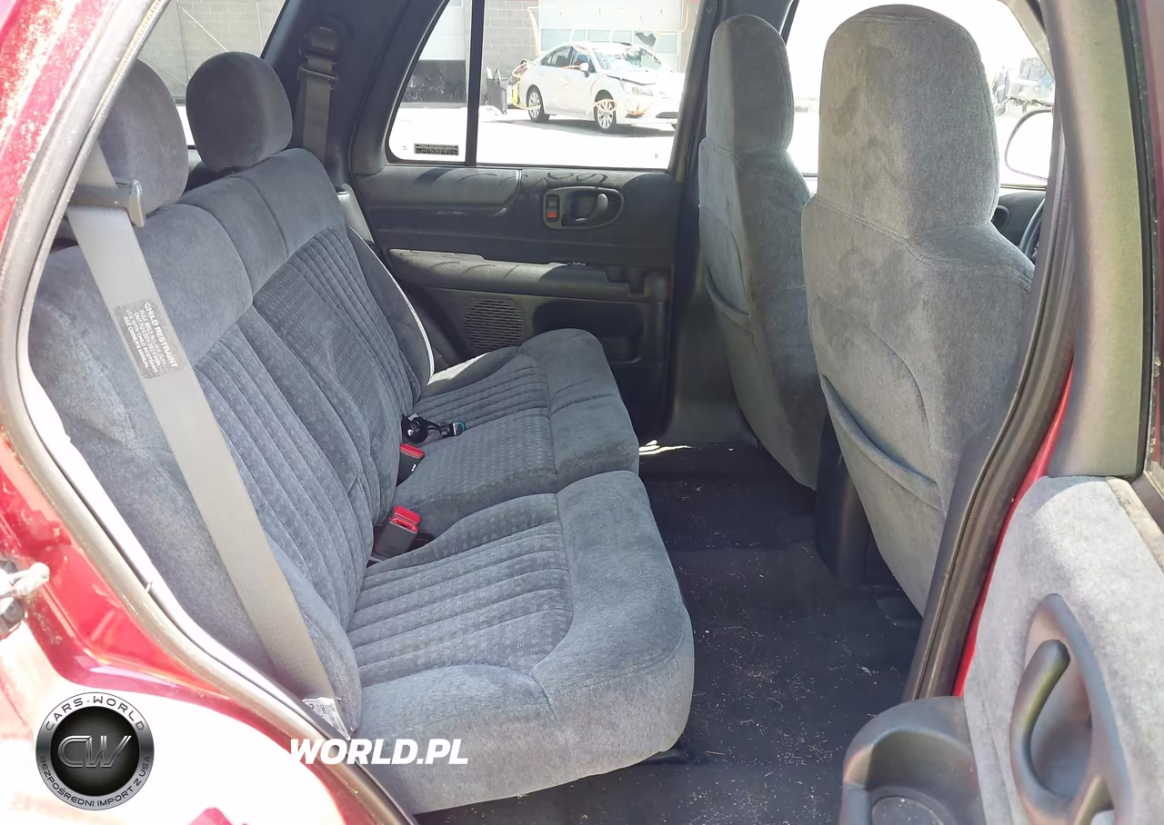 2000 Chevrolet Blazer Ls VIN:1GNDT13WXY2166807 - 8