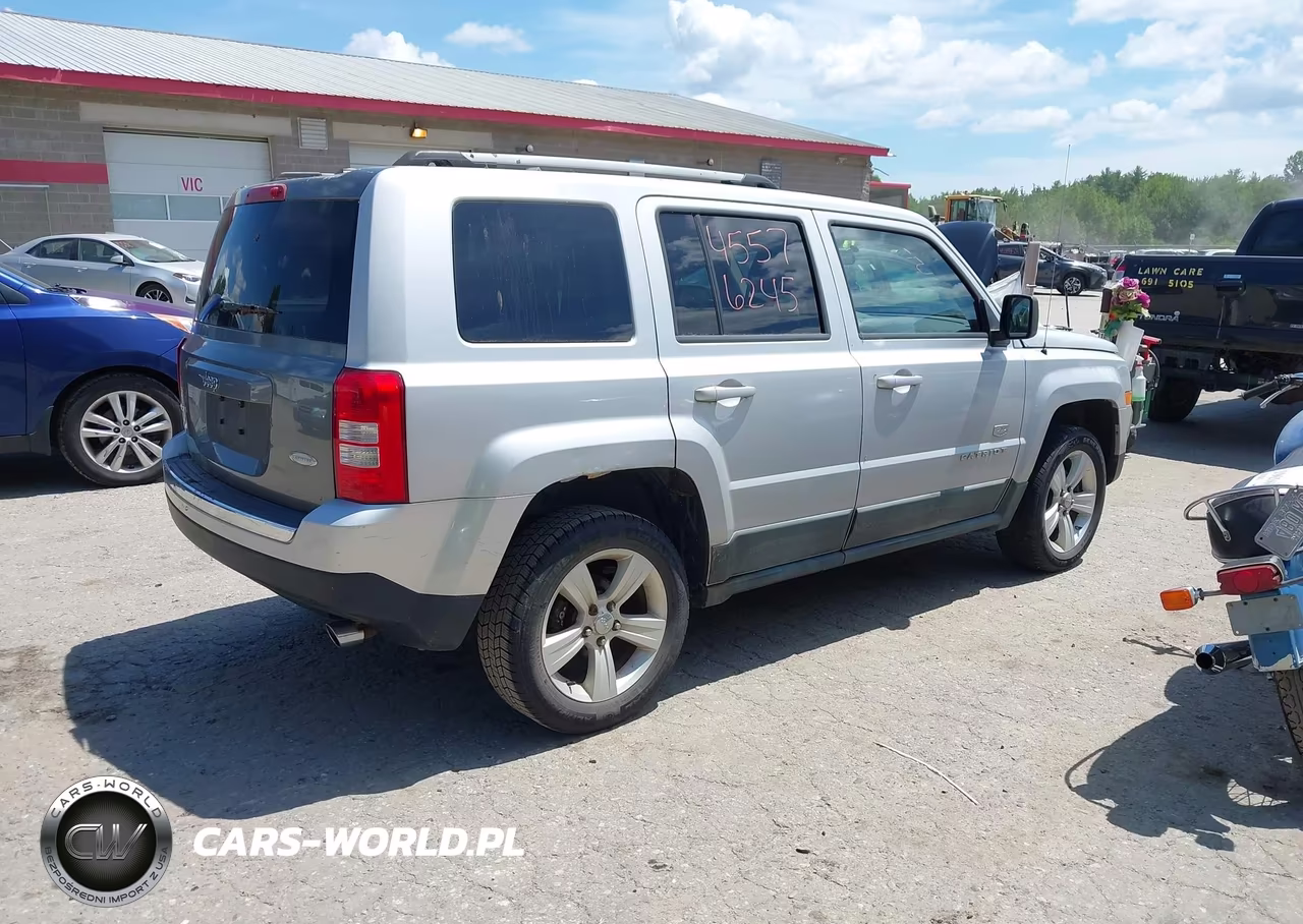 2011 Jeep Patriot Latitude X VIN:1J4NF4GB4BD166935 - 4