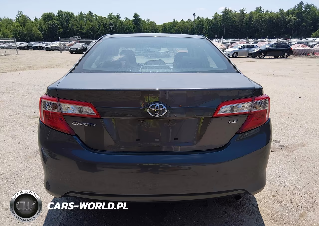 2014 Toyota Camry Le VIN:4T4BF1FK1ER365360 - 17