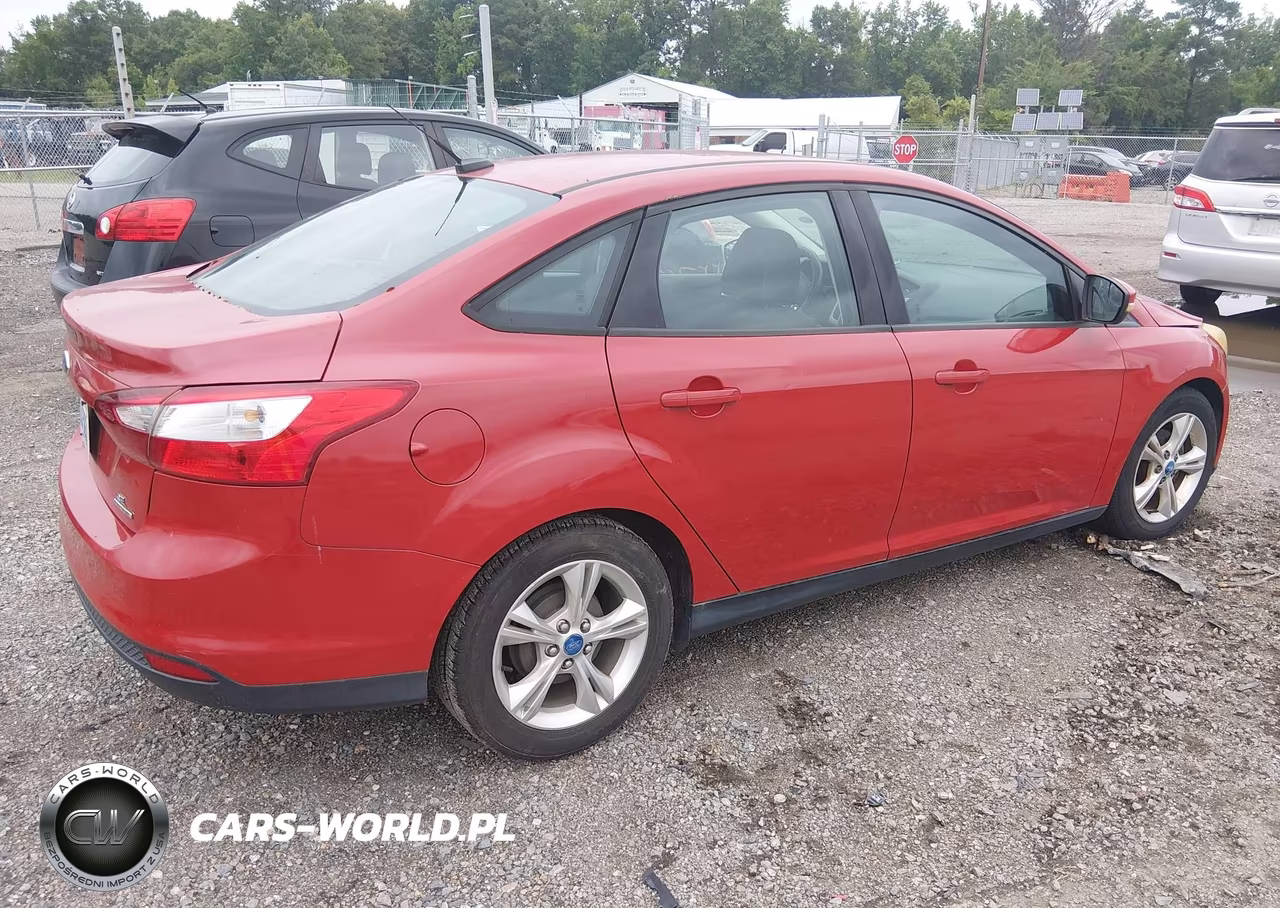 2014 Ford Focus Se VIN:1FADP3F2XEL410727 - 4