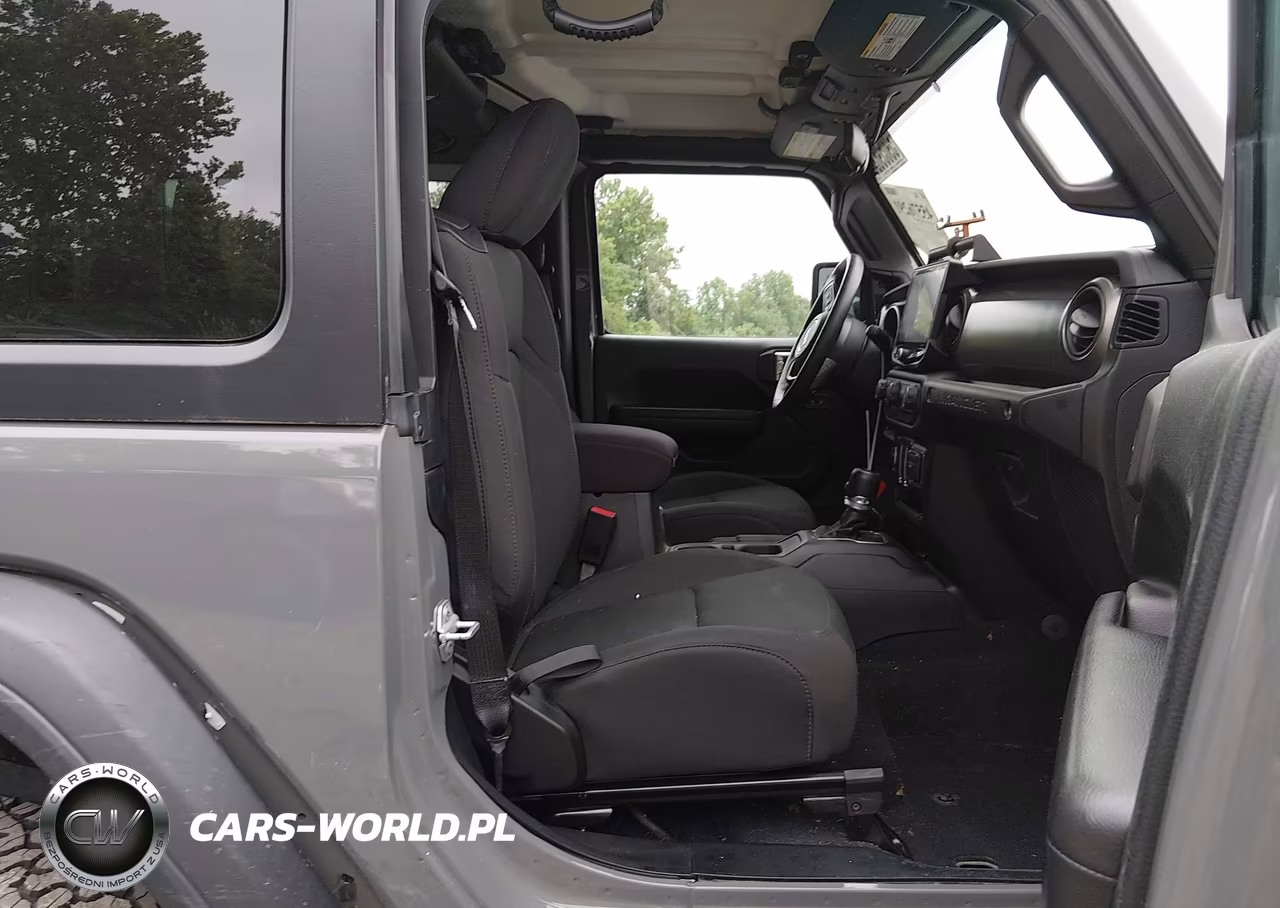 2018 Jeep Wrangler Sport S 4X4 VIN:1C4GJXAN5JW307192 - 5