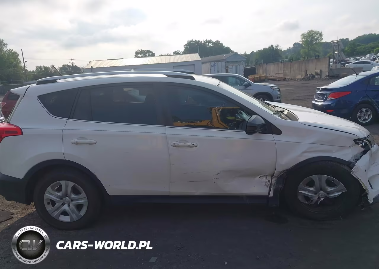 2015 Toyota Rav4 Le VIN:JTMZFREV2FJ056717 - 13
