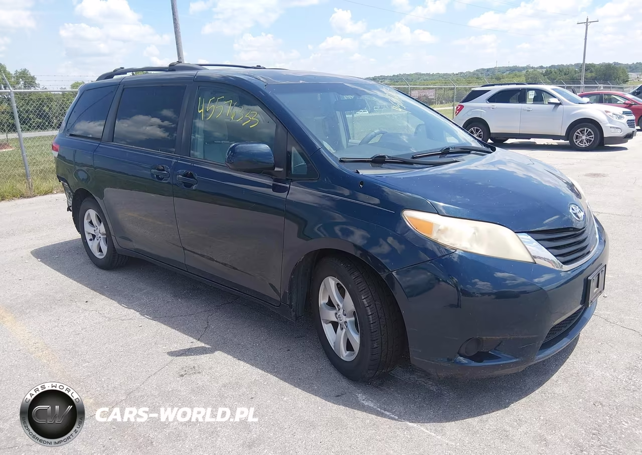 2011 Toyota Sienna Le V6 – zdjęcie 1 z 18