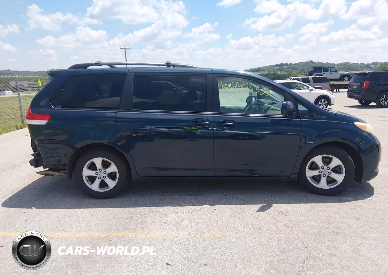 2011 Toyota Sienna Le V6 VIN:5TDKK3DC3BS097591 - 13
