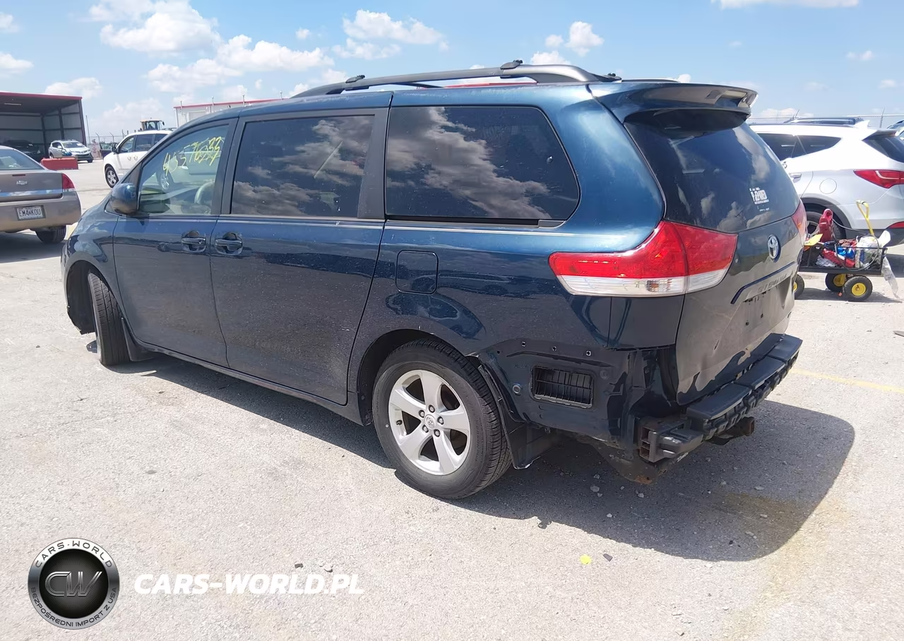 2011 Toyota Sienna Le V6 VIN:5TDKK3DC3BS097591 - 3