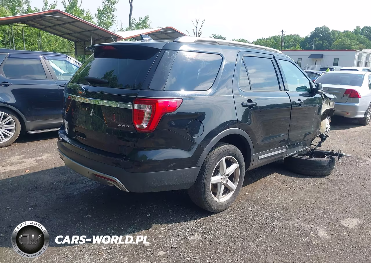 2017 Ford Explorer Xlt VIN:1FM5K8D8XHGA72580 - 4