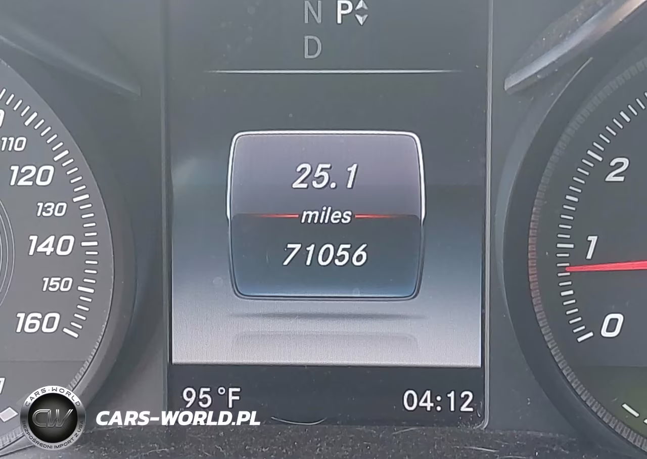 2016 Mercedes-Benz C 300 VIN:55SWF4JB1GU151178 - 16