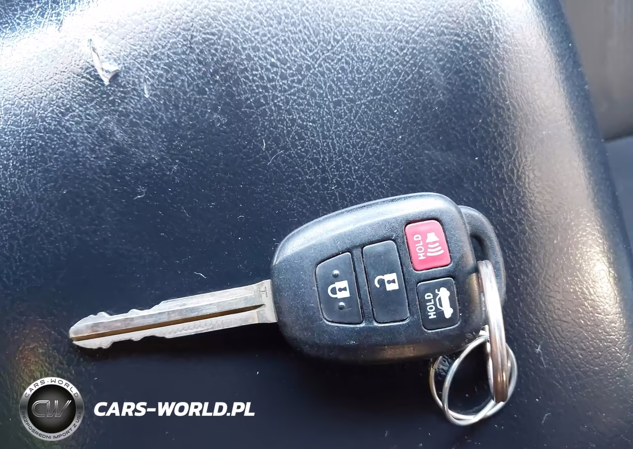 2017 Toyota Camry Le VIN:4T1BF1FK2HU666105 - 11