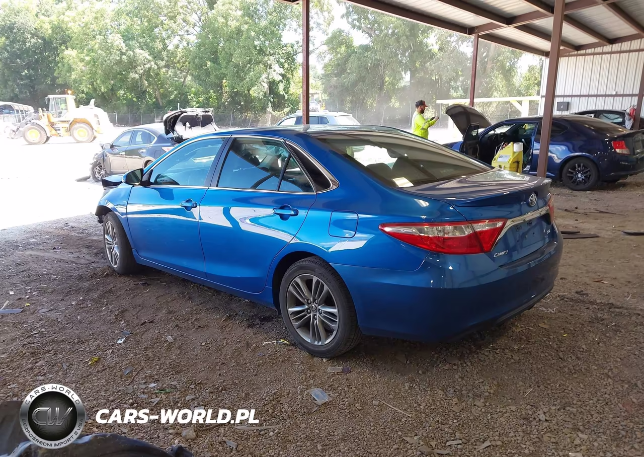2017 Toyota Camry Le VIN:4T1BF1FK2HU666105 - 3