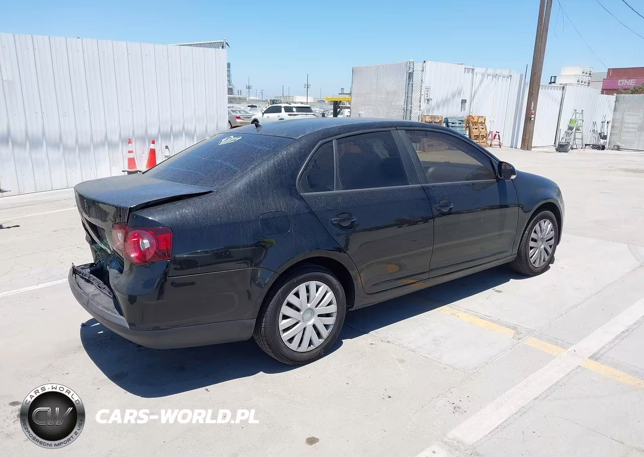 2010 Volkswagen Jetta S VIN:3VWJZ7AJ6AM080197 - 4