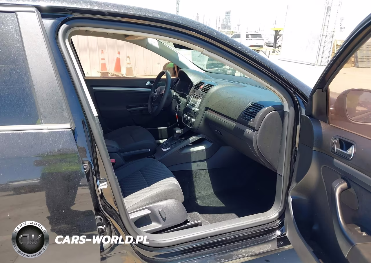 2010 Volkswagen Jetta S VIN:3VWJZ7AJ6AM080197 - 5