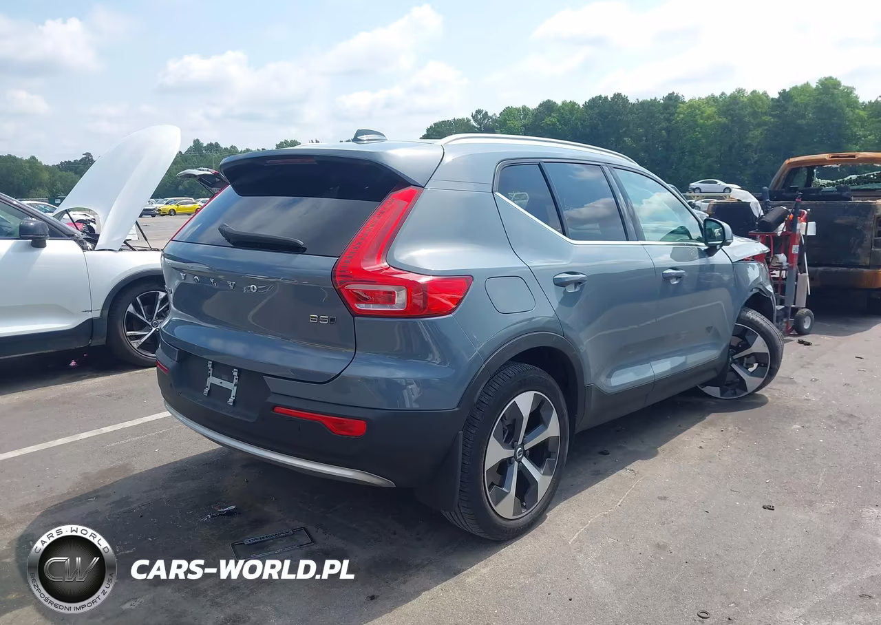 2023 Volvo Xc40 B5 Plus Bright Theme VIN:YV4L12UNXP2911251 - 4