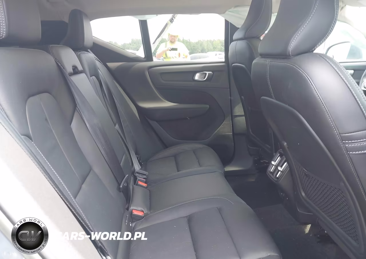 2023 Volvo Xc40 B5 Plus Bright Theme VIN:YV4L12UNXP2911251 - 8