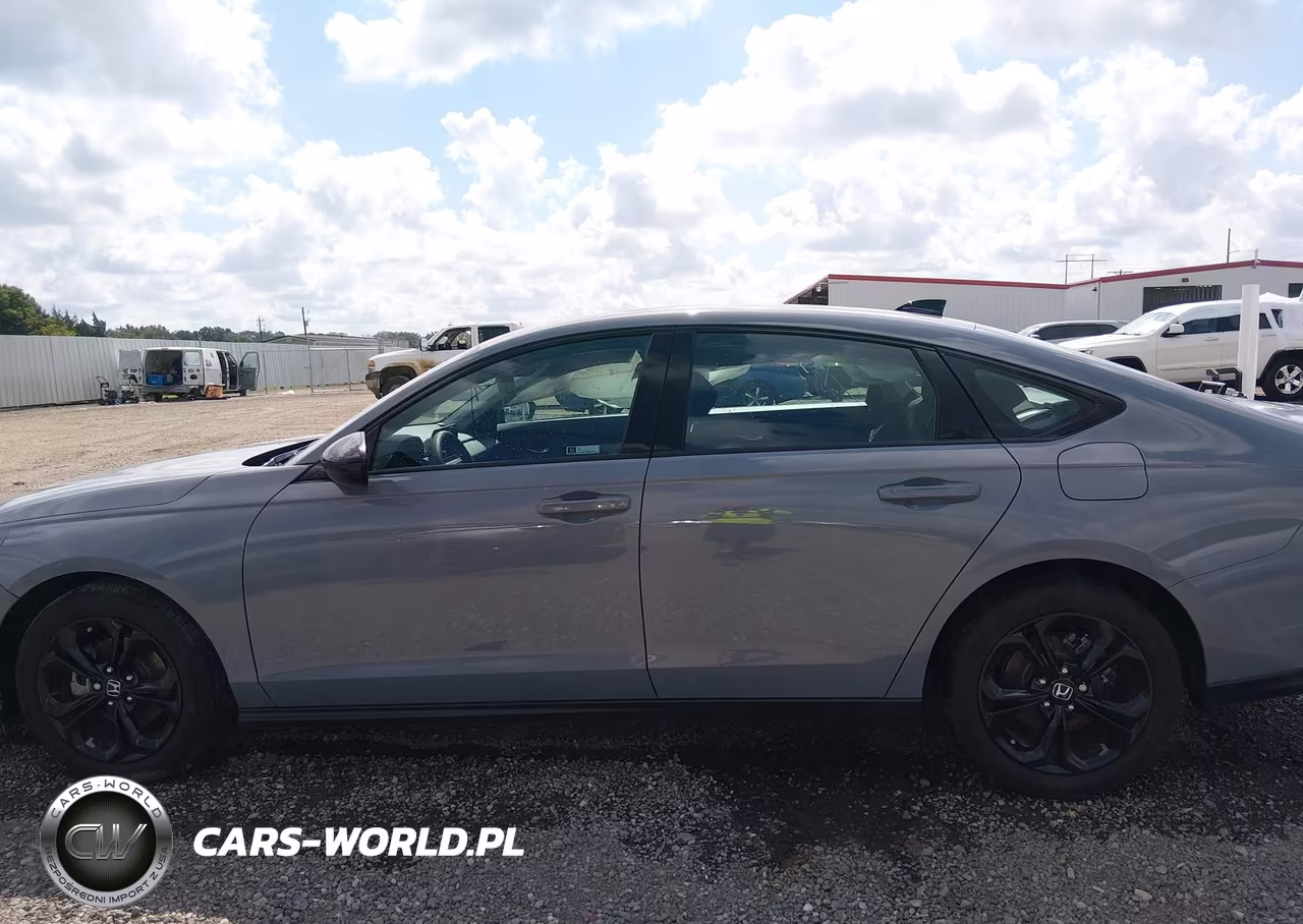 2025 Honda Accord Se VIN:1HGCY1F45SA070887 - 14