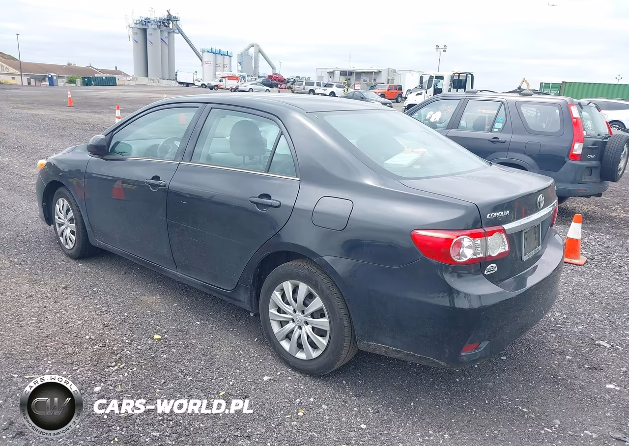 2013 Toyota Corolla Le VIN:2T1BU4EE4DC124390 - 3