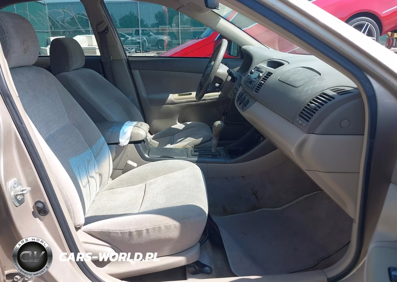 2002 Toyota Camry Le VIN:4T1BE32K72U056891 - 5