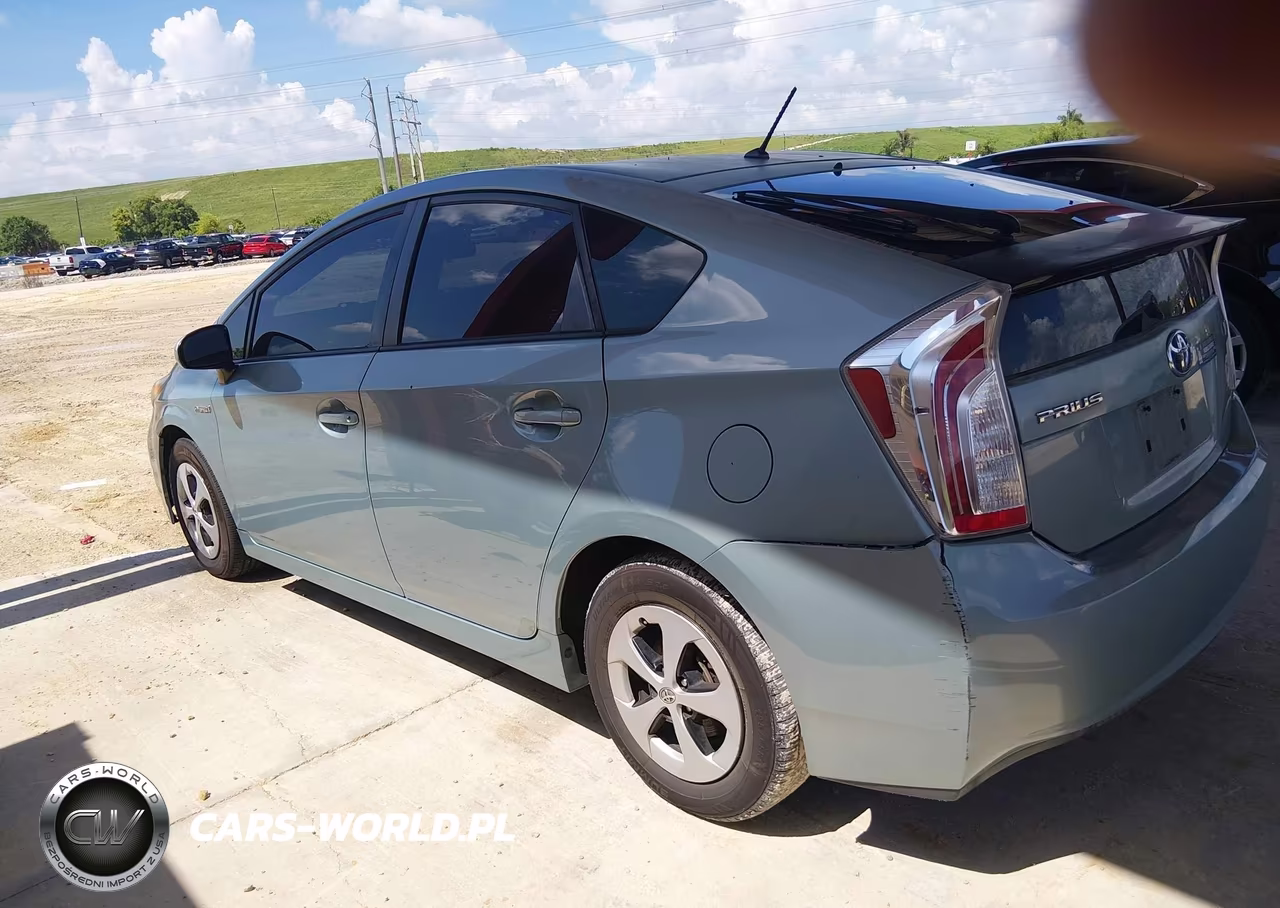 2013 Toyota Prius Two VIN:JTDKN3DU5D5686876 - 14