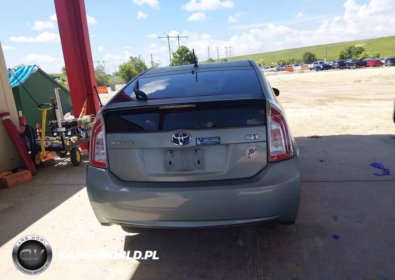 2013 Toyota Prius Two VIN:JTDKN3DU5D5686876 - 16