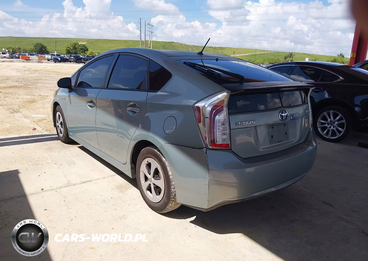 2013 Toyota Prius Two VIN:JTDKN3DU5D5686876 - 3