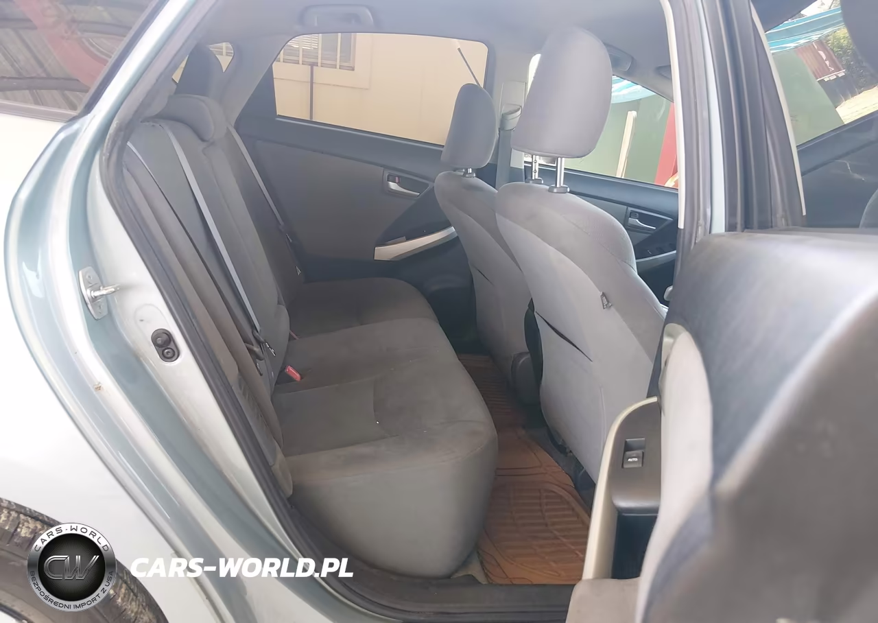 2013 Toyota Prius Two VIN:JTDKN3DU5D5686876 - 8