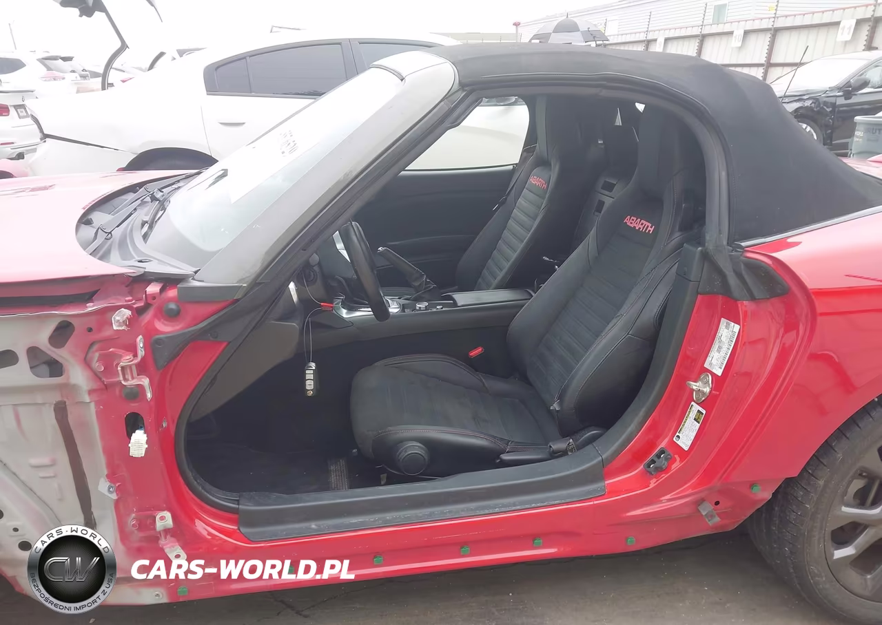 2019 Fiat 124 Spider Abarth VIN:JC1NFAEK4K0143229 - 19