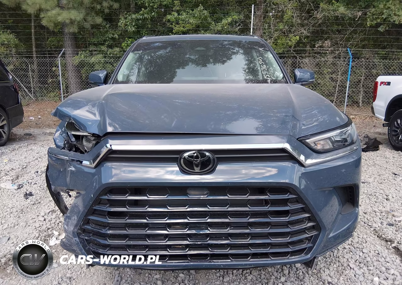 2025 Toyota Grand Highlander Xle VIN:5TDAAAA58SS032728 - 13