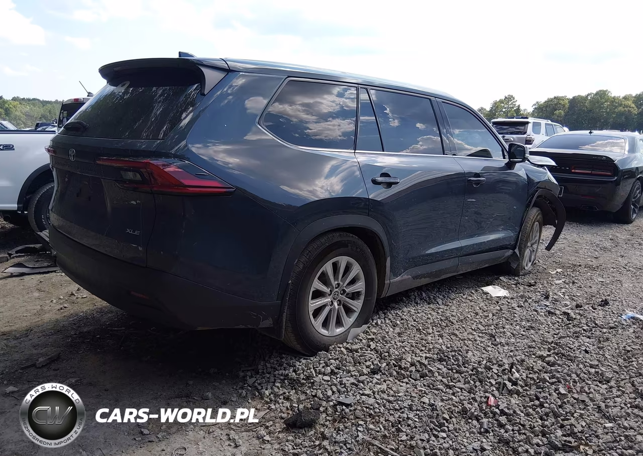 2025 Toyota Grand Highlander Xle VIN:5TDAAAA58SS032728 - 4