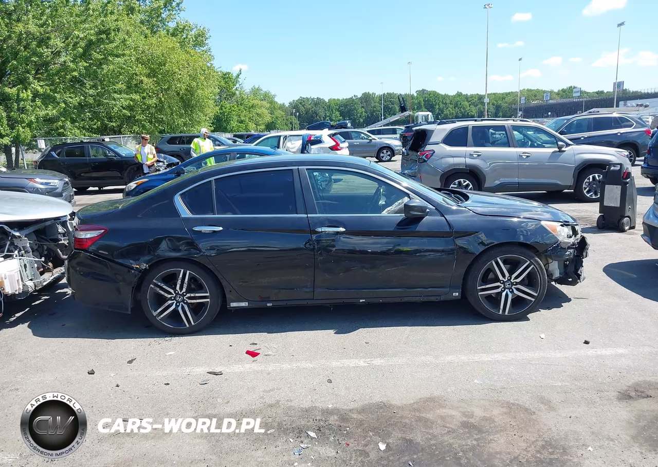 2017 Honda Accord Sport VIN:1HGCR2F56HA303731 - 13