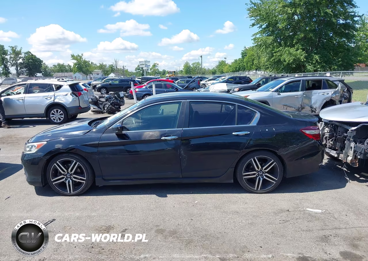 2017 Honda Accord Sport VIN:1HGCR2F56HA303731 - 14