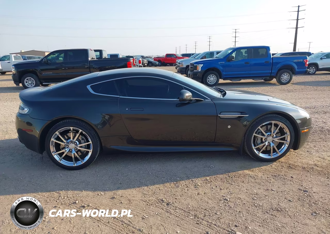 2010 Aston Martin V8 Vantage VIN:SCFEFBAC2AGC13750 - 13