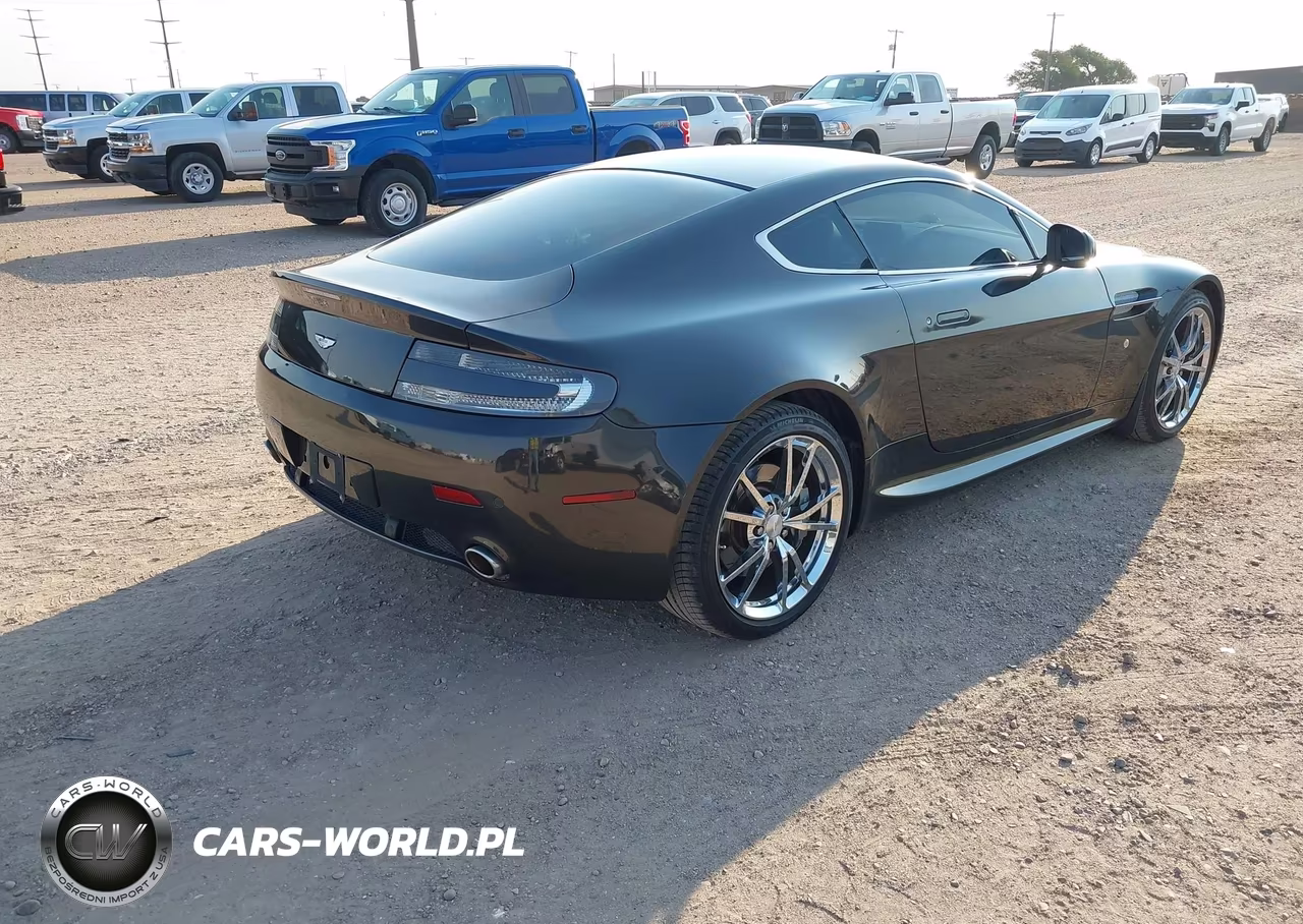 2010 Aston Martin V8 Vantage VIN:SCFEFBAC2AGC13750 - 4
