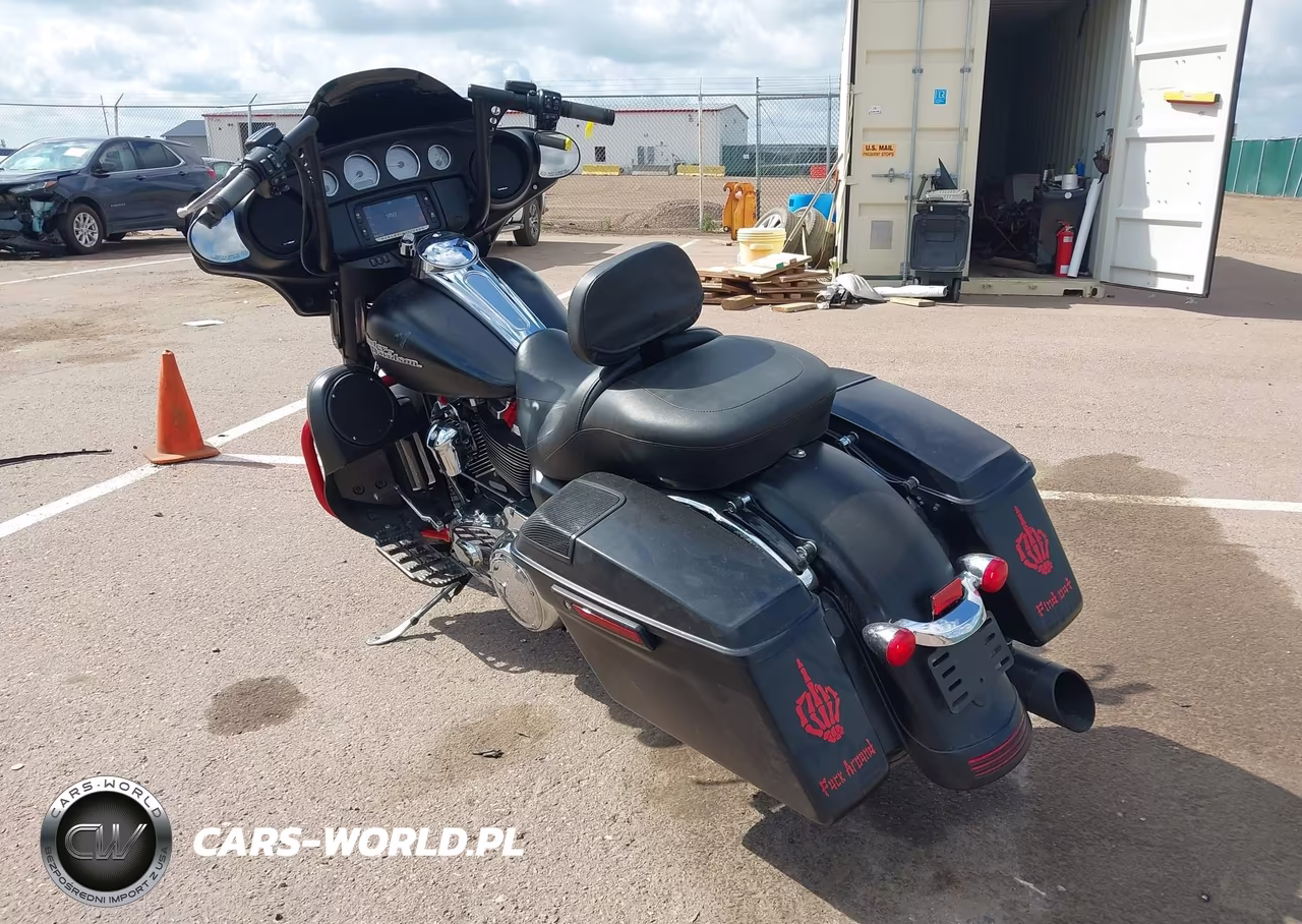2017 Harley-Davidson Flhxs Street Glide Special VIN:1HD1KRC19HB631710 - 3