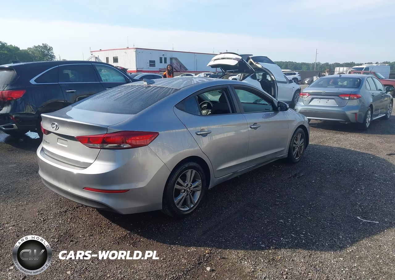 2017 Hyundai Elantra Se VIN:5NPD84LF4HH011504 - 4