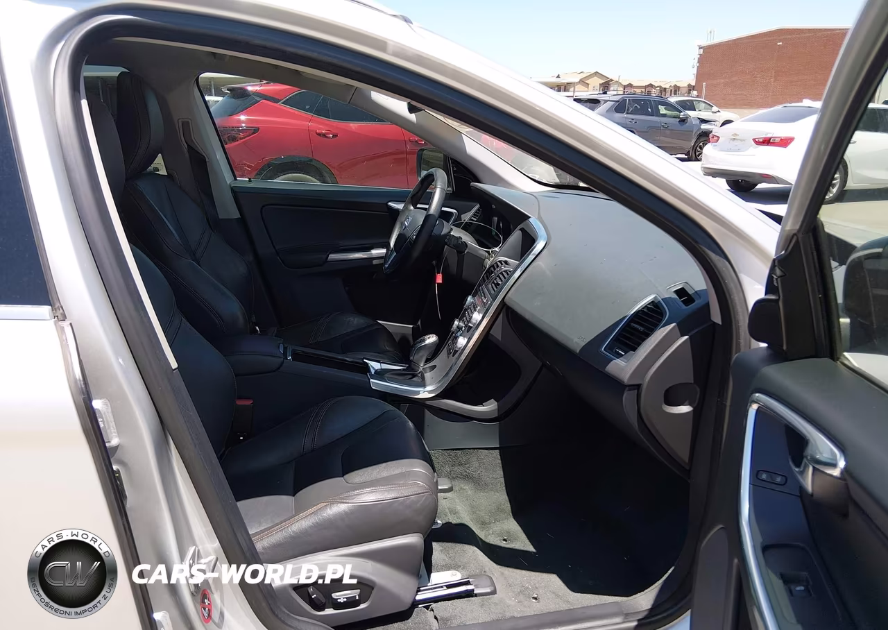 2017 Volvo Xc60 T5 Dynamic VIN:YV440MDR9H2035201 - 5