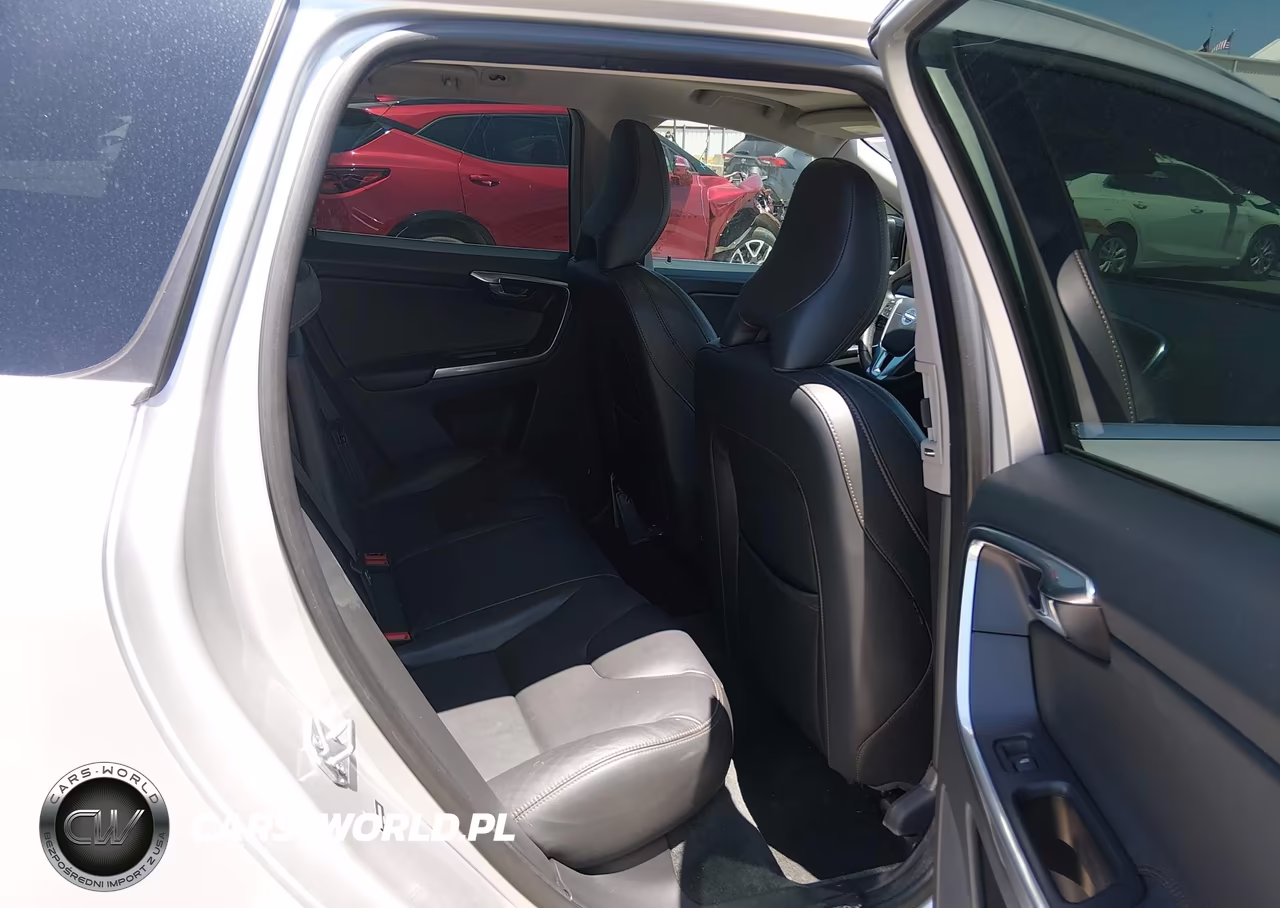 2017 Volvo Xc60 T5 Dynamic VIN:YV440MDR9H2035201 - 8