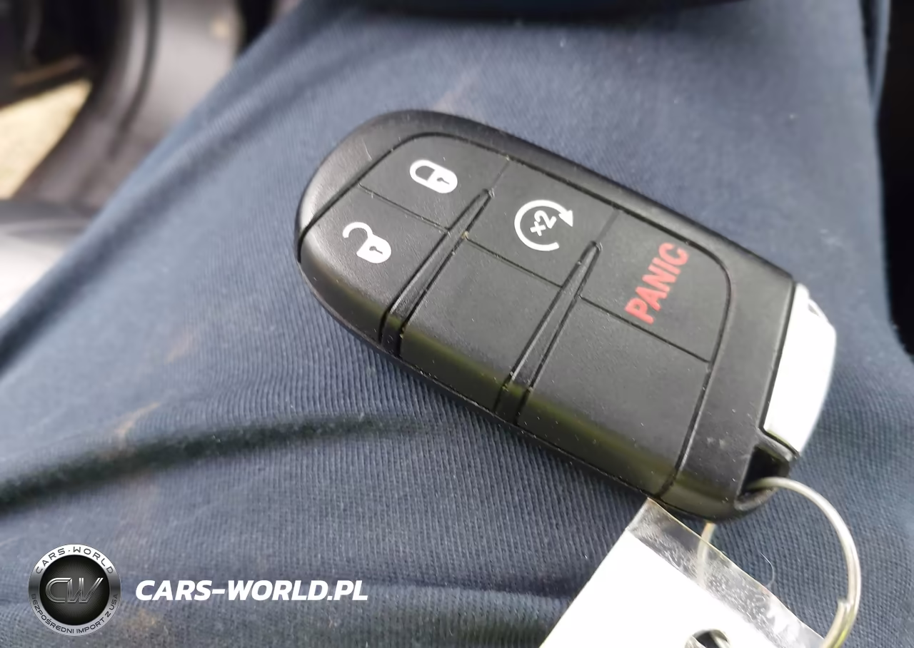 2018 Dodge Journey Crossroad VIN:3C4PDCGG2JT209185 - 11