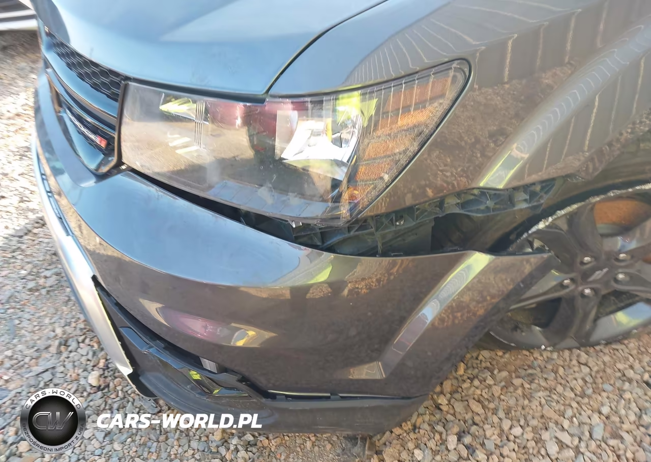 2018 Dodge Journey Crossroad VIN:3C4PDCGG2JT209185 - 6