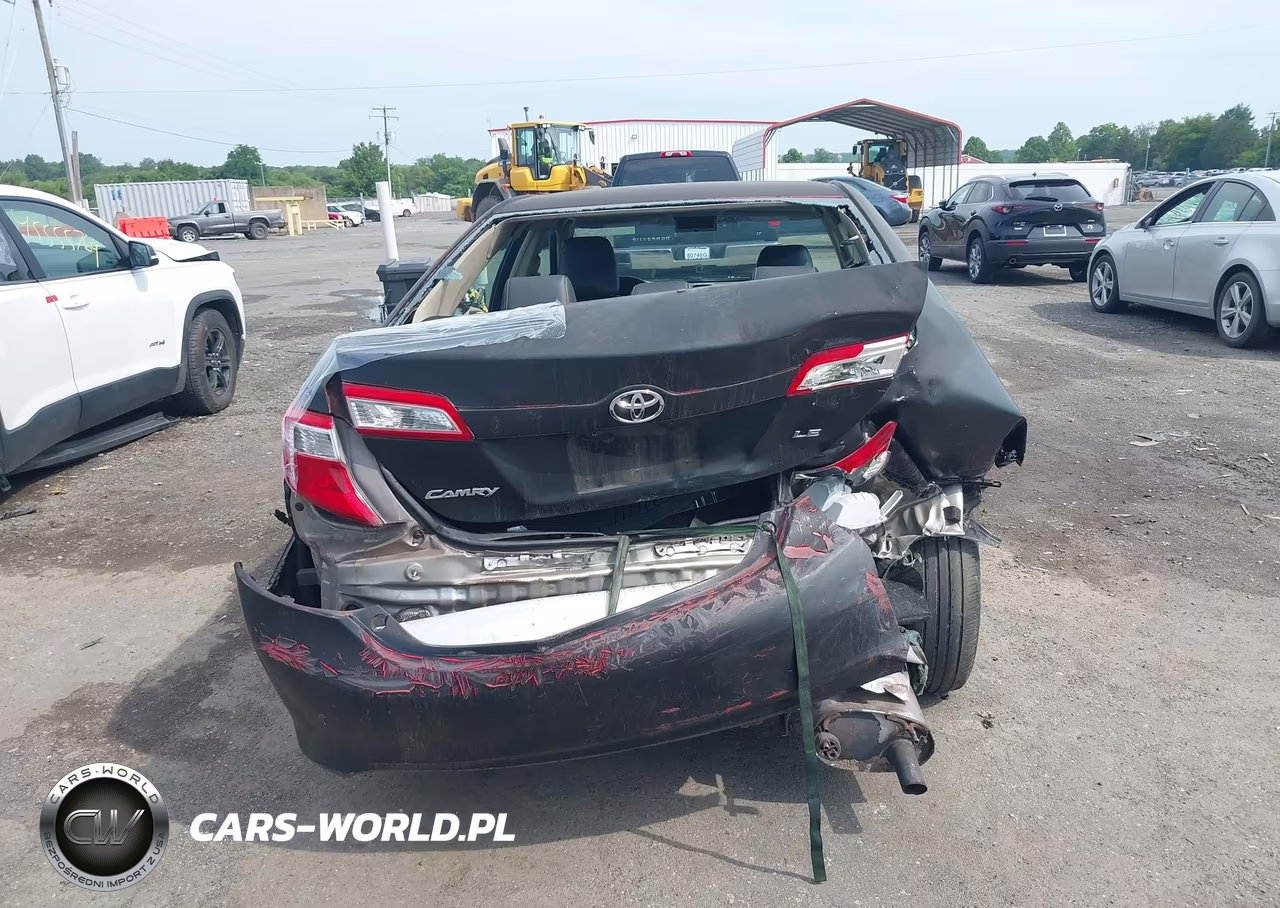 2013 Toyota Camry Le VIN:4T1BF1FK0DU243792 - 16